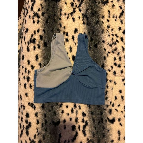 2 Tone Blue Crop - Size M - Picture 1 of 3